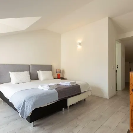 28 Tram Duplex Apartmán