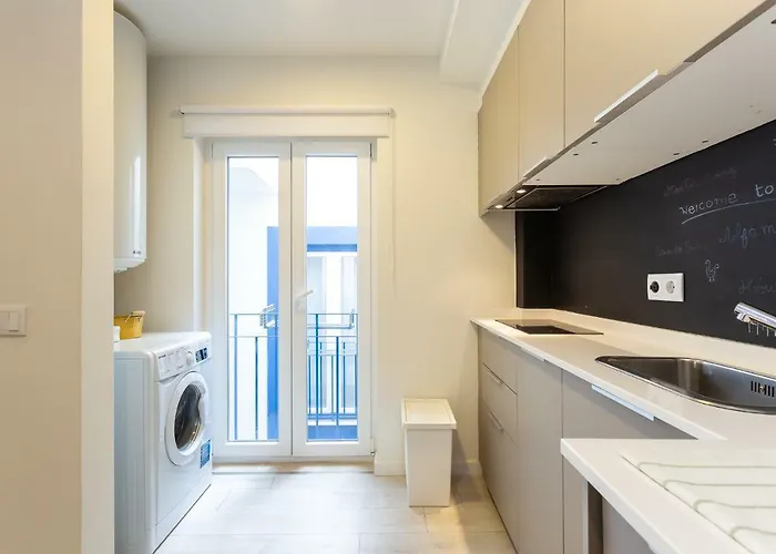 28 Tram Duplex Апартаменты