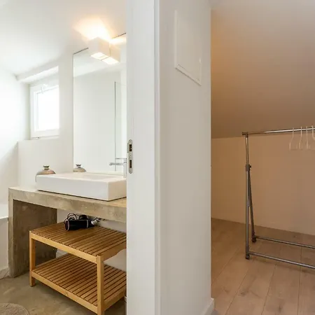 28 Tram Duplex *