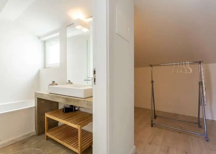 28 Tram Duplex *